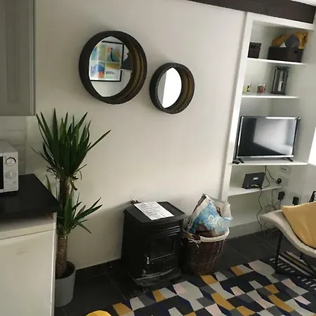 The Little Crooked House Tatil Evi *